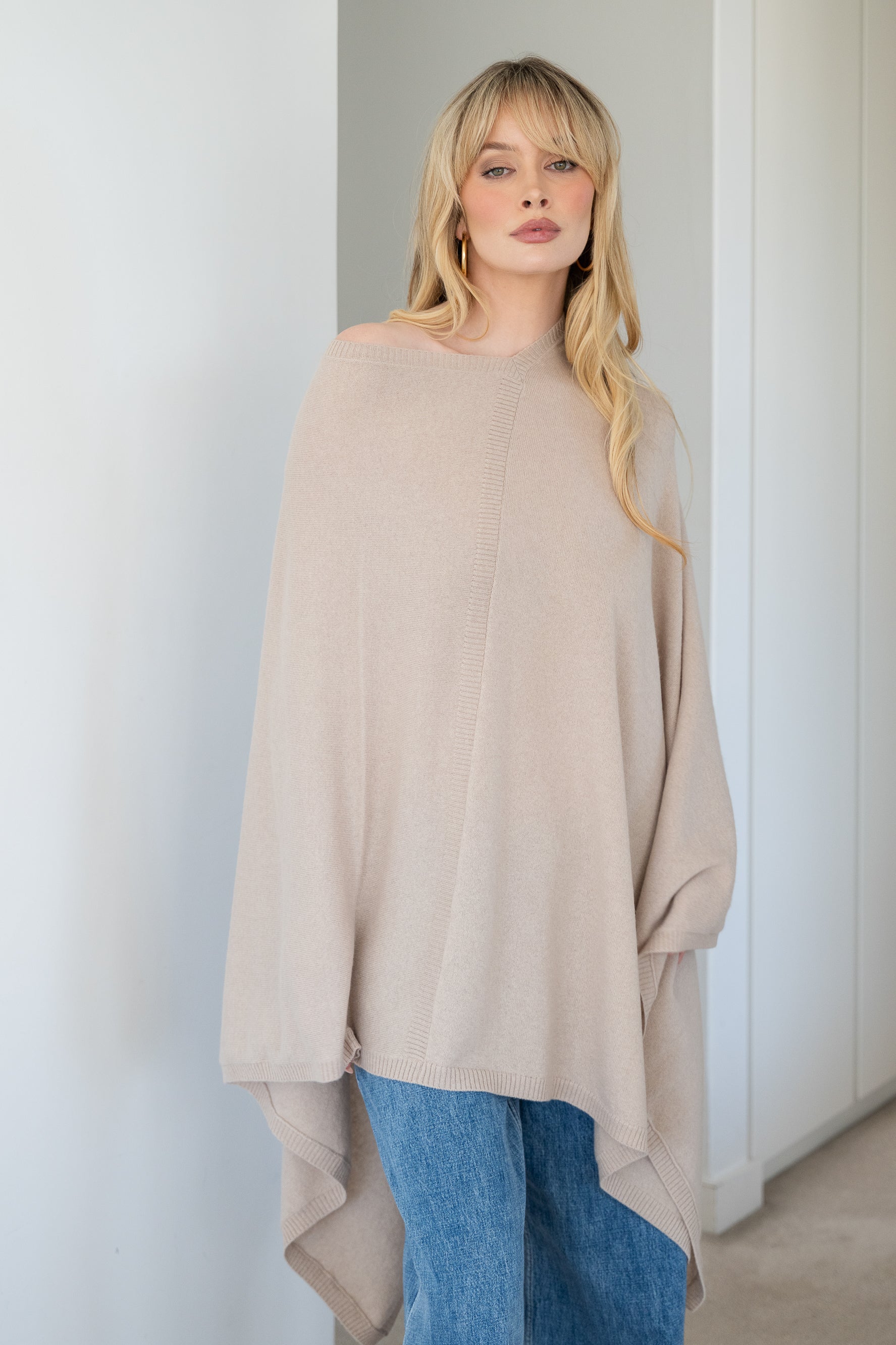 V-Neck Travel Poncho in Jute - 100% cashmere poncho with ribbed edges