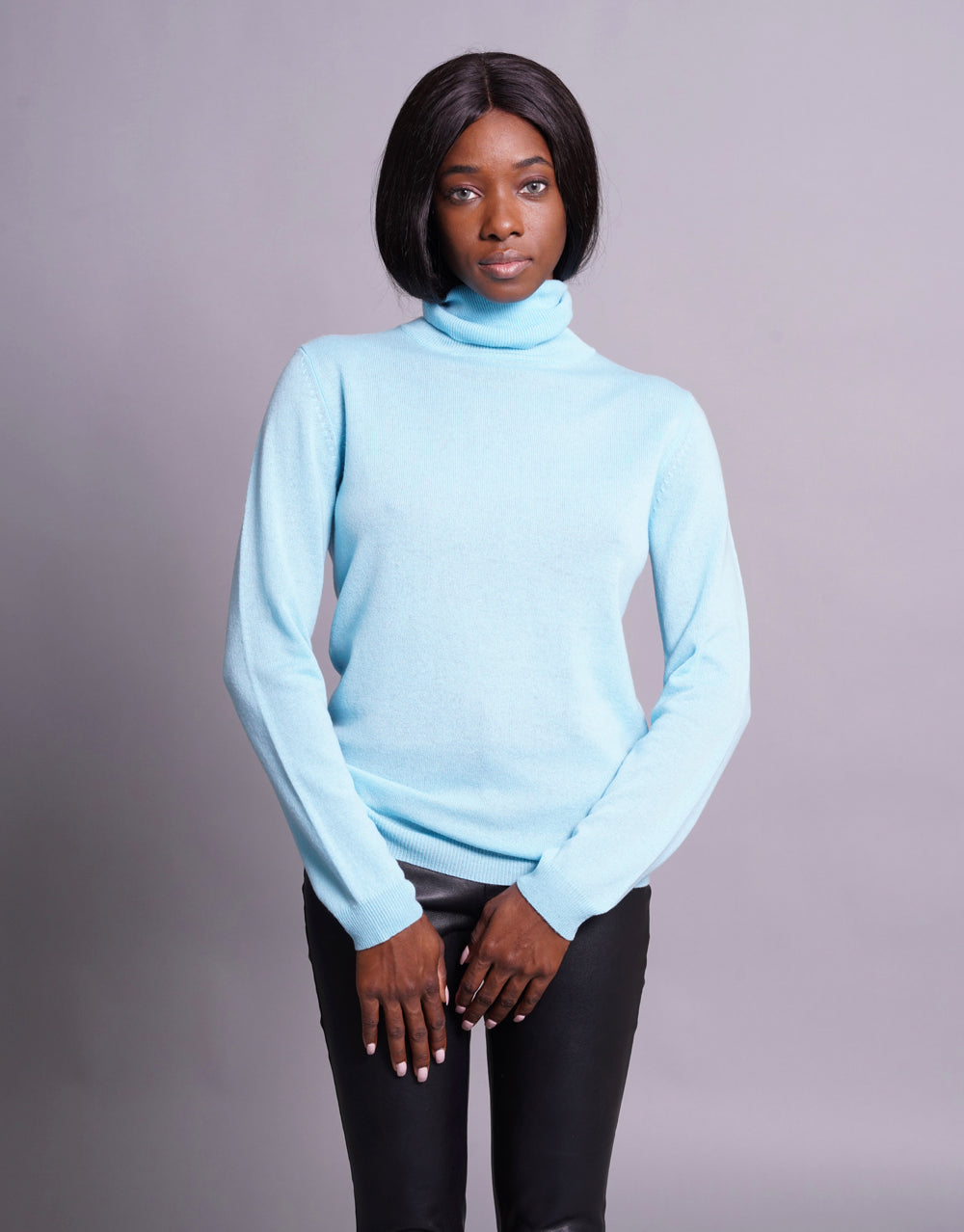 Light Cashmere Turtleneck Sweater in Aqua – Feine Cashmere